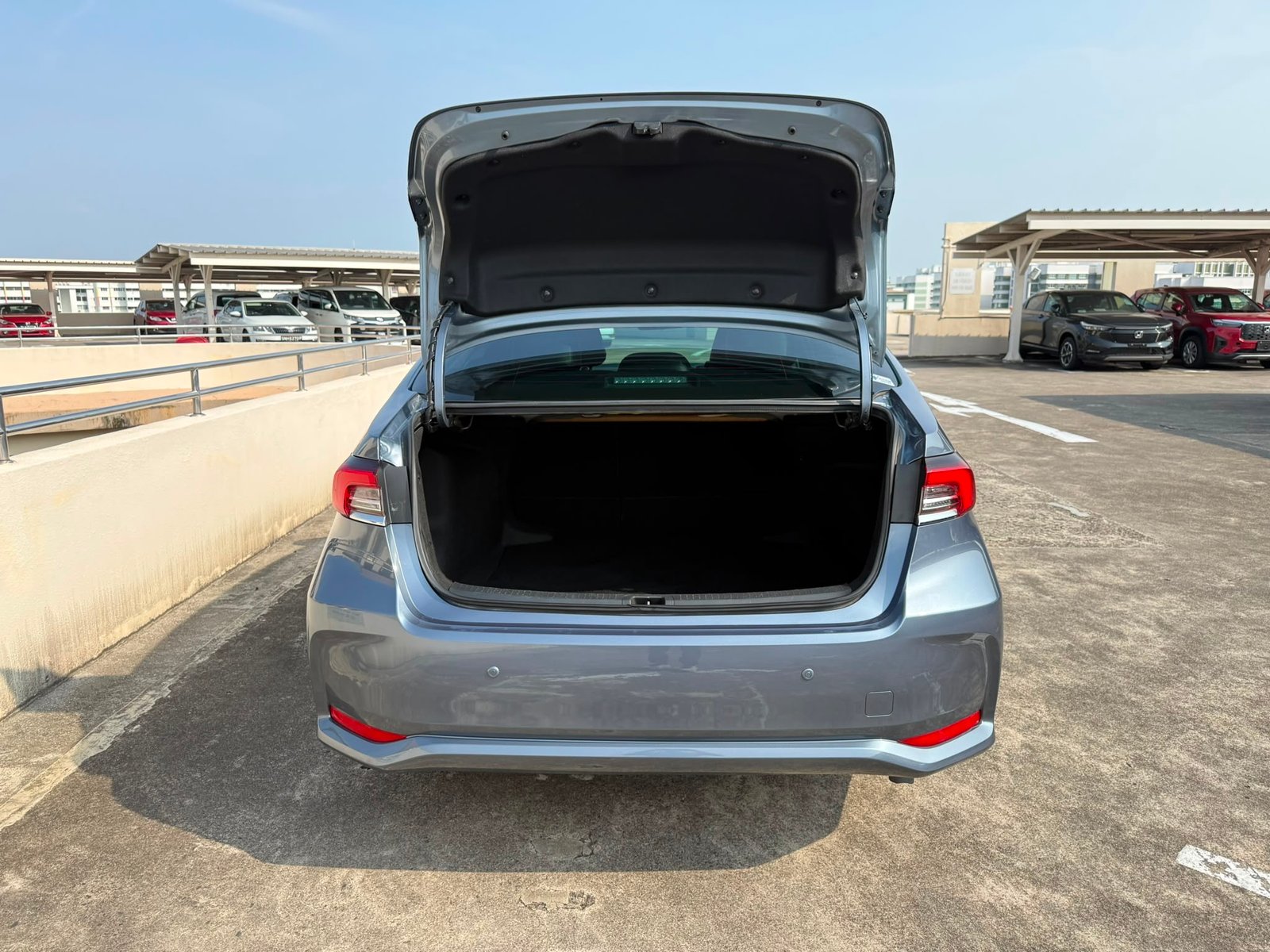 Toyota Corolla Altis Hybrid photo 5